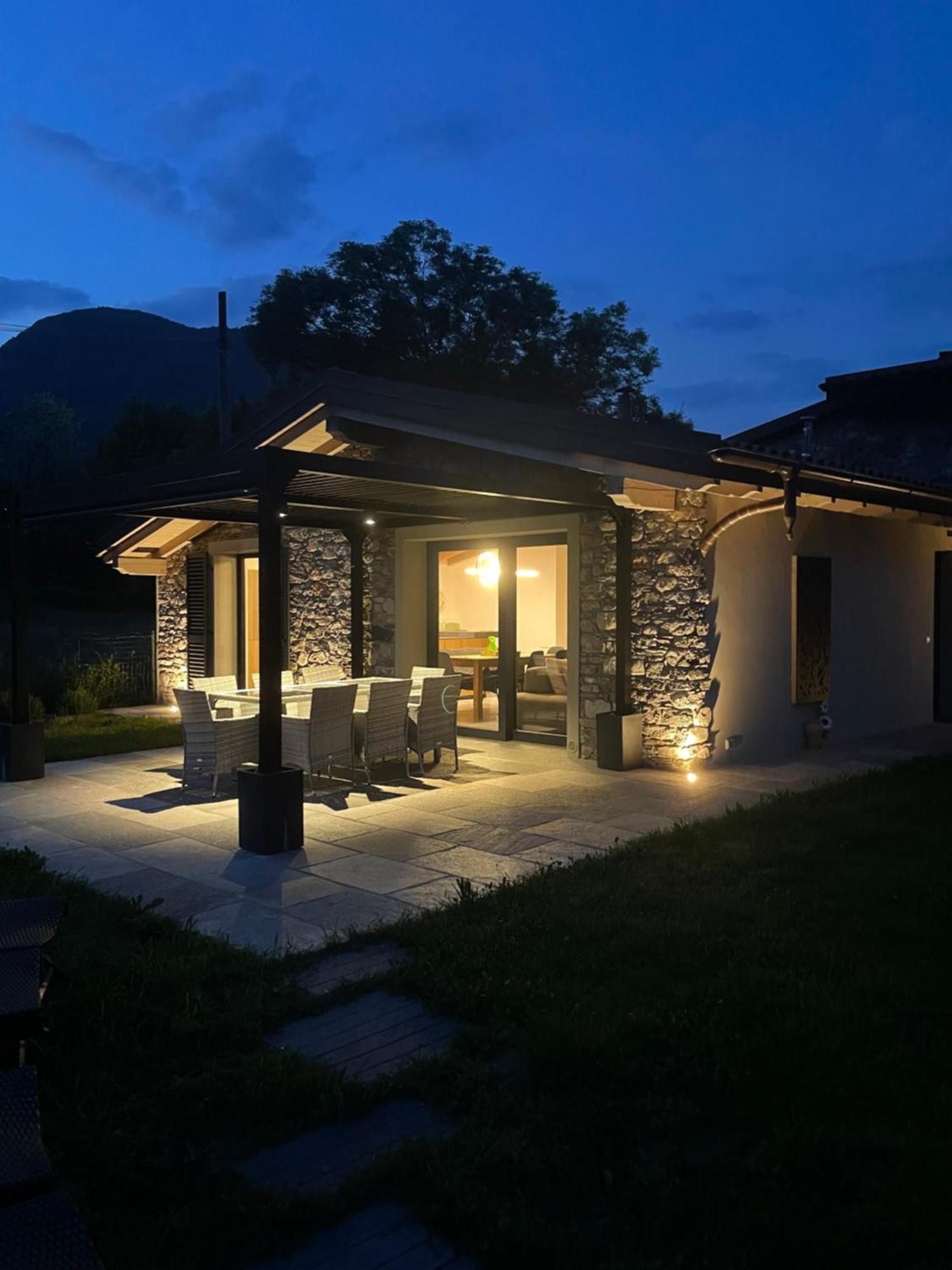 Villa Larius Gravedona Bagian luar foto