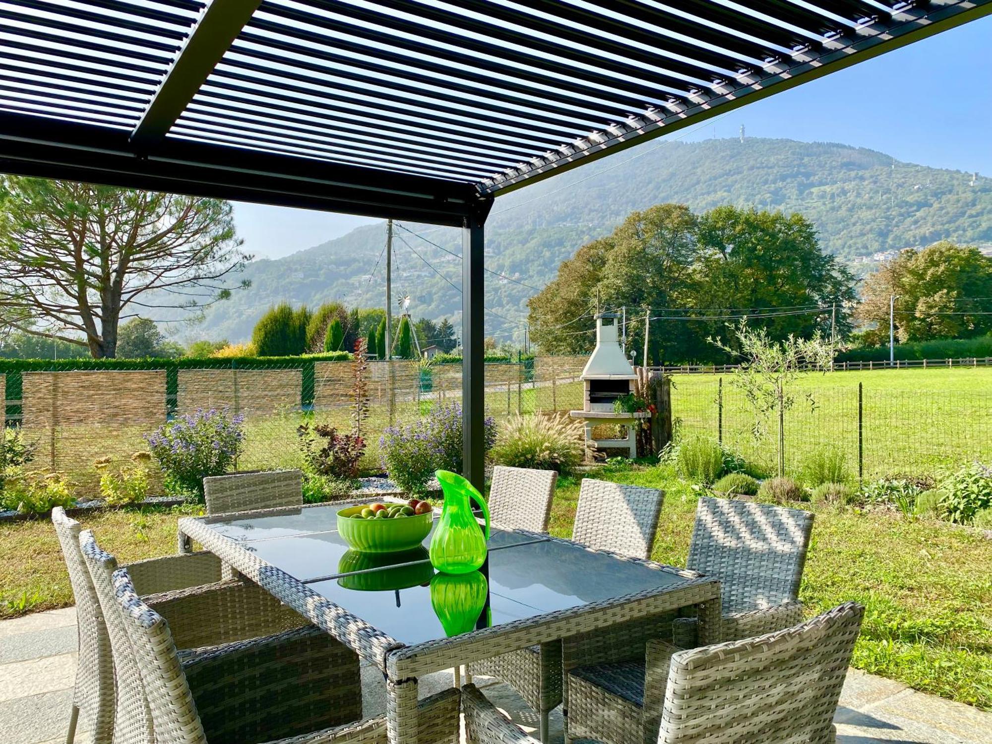 Villa Larius Gravedona Bagian luar foto